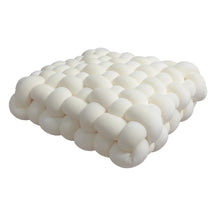 Almofada de Nós Entrelaçada com Visual Nórdico