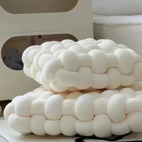 Almofada de Nós Entrelaçada com Visual Nórdico