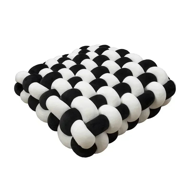 Almofada de Nós Entrelaçada com Visual Nórdico