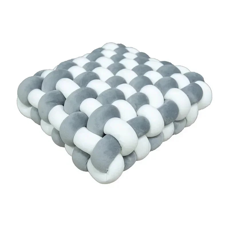 Almofada de Nós Entrelaçada com Visual Nórdico