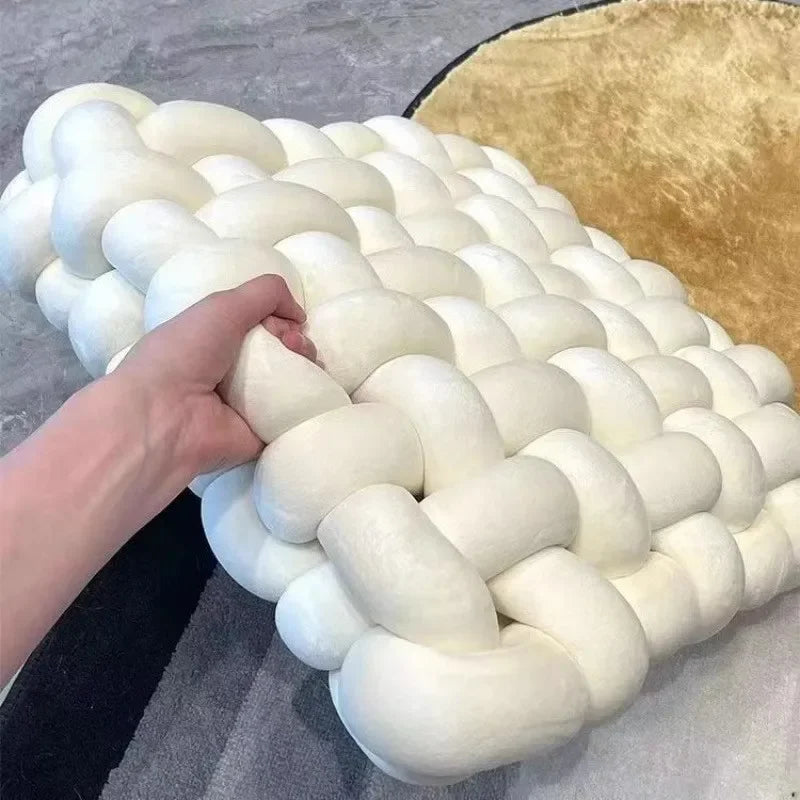 Almofada de Nós Entrelaçada com Visual Nórdico